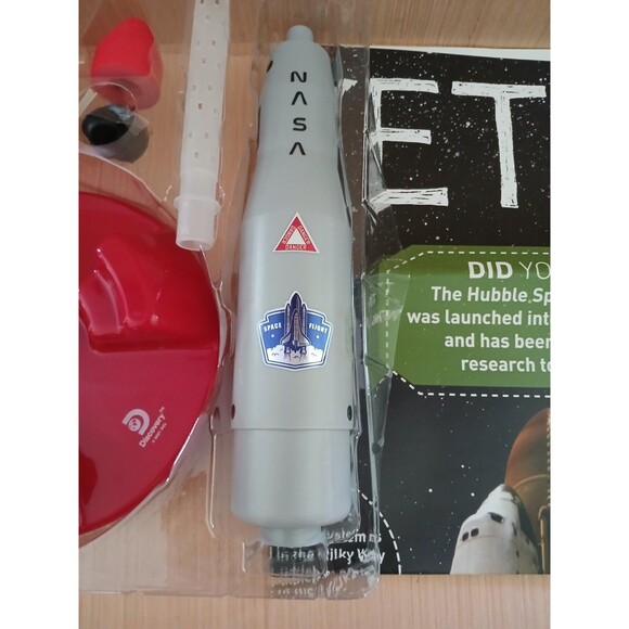 Discovery Propulsion Rocket 7 Piece Set Toy Powered by Baking Soda With Poster - Picture 3 of 11